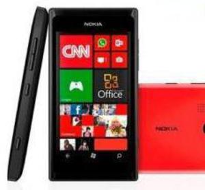 Nokia Lumia 505 (foto 1 de 2)